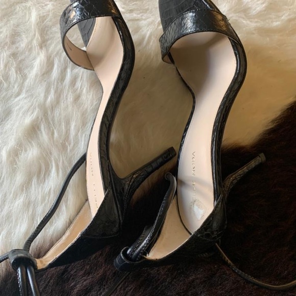 Sandals - Picture 3 of 3